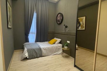 Piccadilly Service Residence @ Greentown