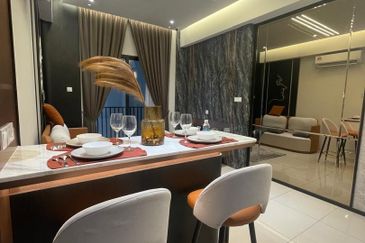 Piccadilly Service Residence @ Greentown