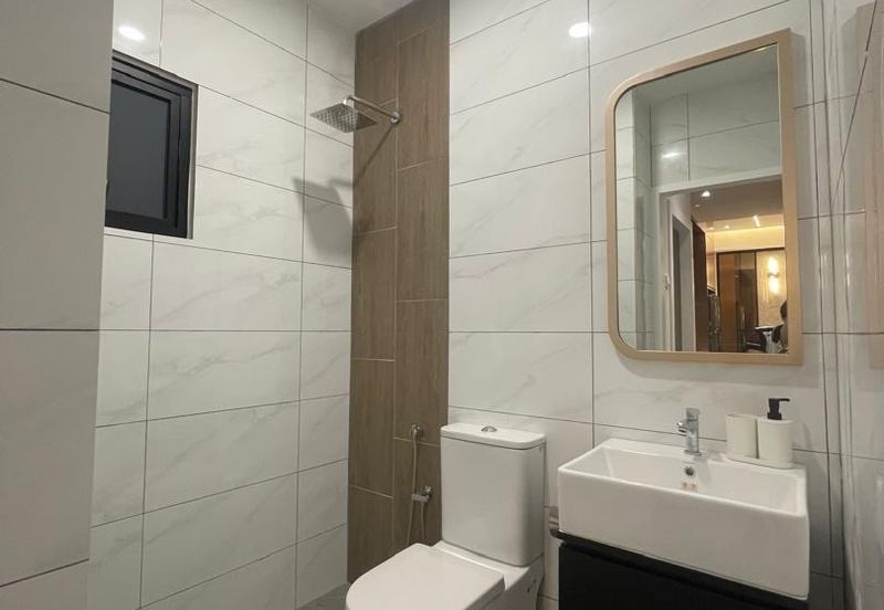 Piccadilly Service Residence @ Greentown