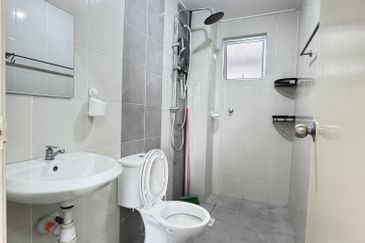 CASA RESIDENCES, CHEMOR