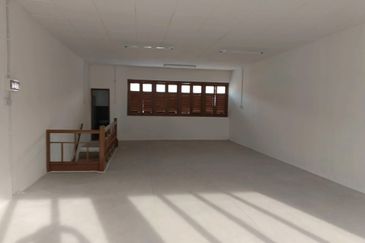 Jalan Pasir Puteh, Station 18