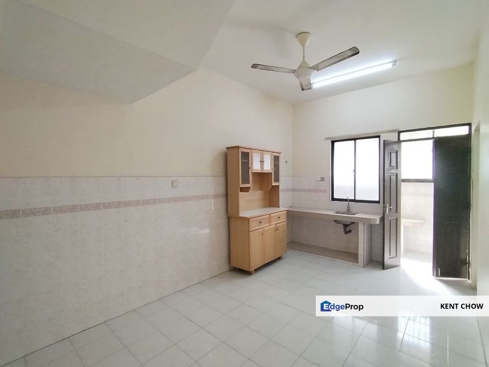 🏡 Double Storey Terrace House For Rent  📍 Location: Ipoh Garden East, Perak, Ipoh