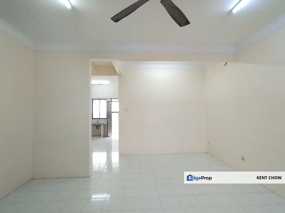 🏡 Double Storey Terrace House For Rent  📍 Location: Ipoh Garden East, Perak, Ipoh
