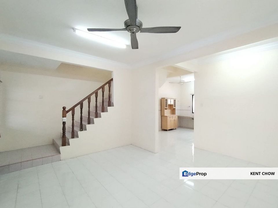 🏡 Double Storey Terrace House For Rent  📍 Location: Ipoh Garden East, Perak, Ipoh