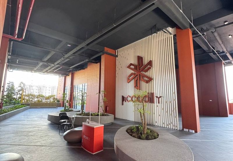 Piccadilly Service Residence @ Greentown