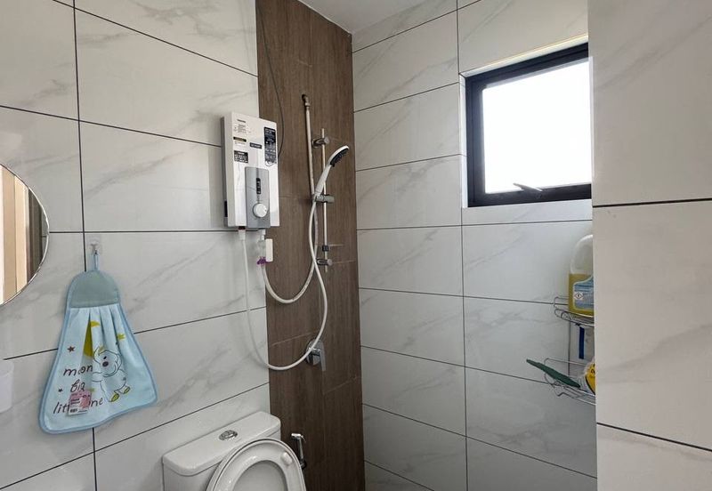 Piccadilly Service Residence @ Greentown