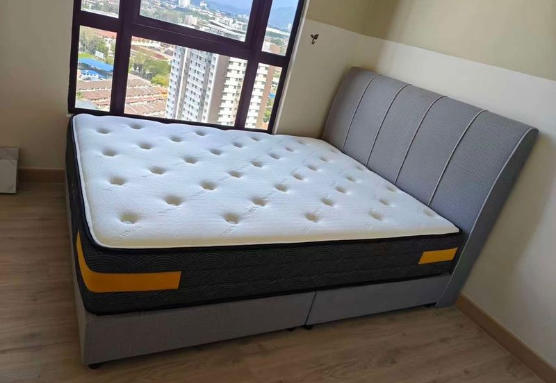 Piccadilly Service Residence @ Greentown