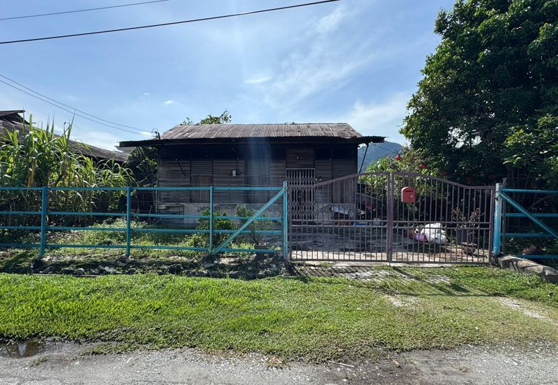 KAMPUNG BARU GUNUNG RAPAT