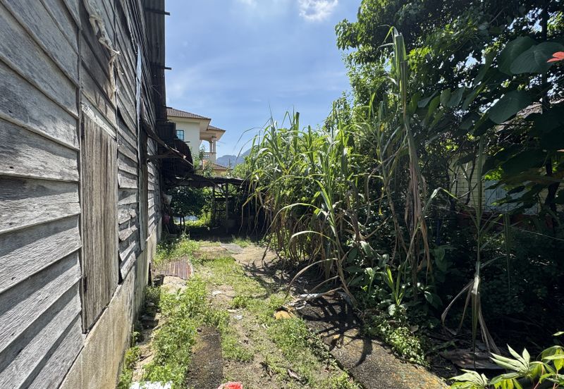 KAMPUNG BARU GUNUNG RAPAT