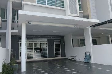 TAMAN MERU DESA PARK