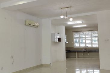 TAMAN MERU DESA PARK