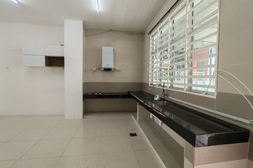 TAMAN MERU DESA PARK