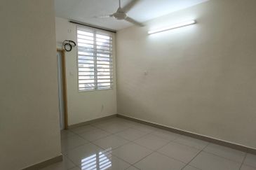 ANJUNG TAWAS IMPIANA