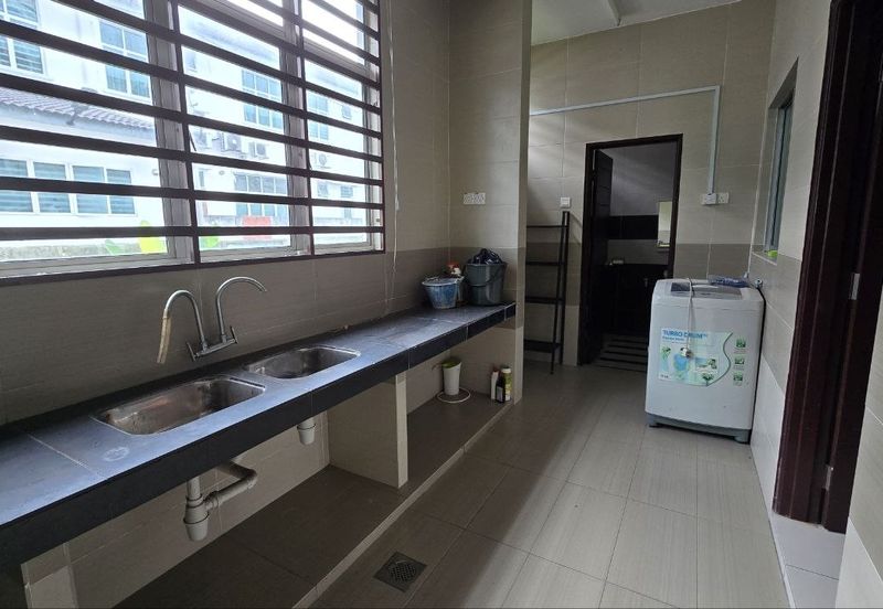 TAMAN MERU DESA PARK