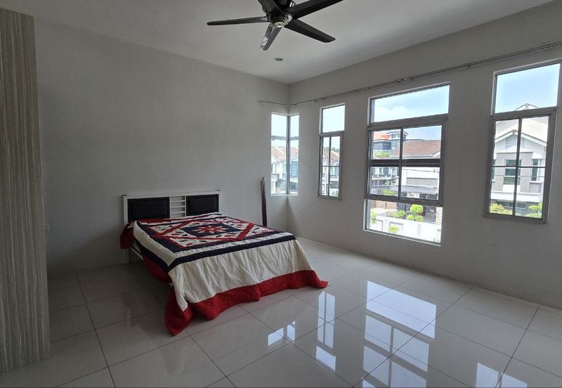 TAMAN MERU DESA PARK