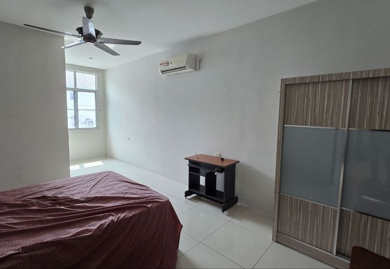 TAMAN MERU DESA PARK