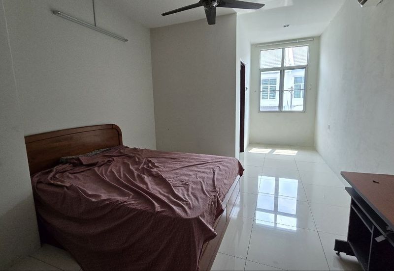 TAMAN MERU DESA PARK