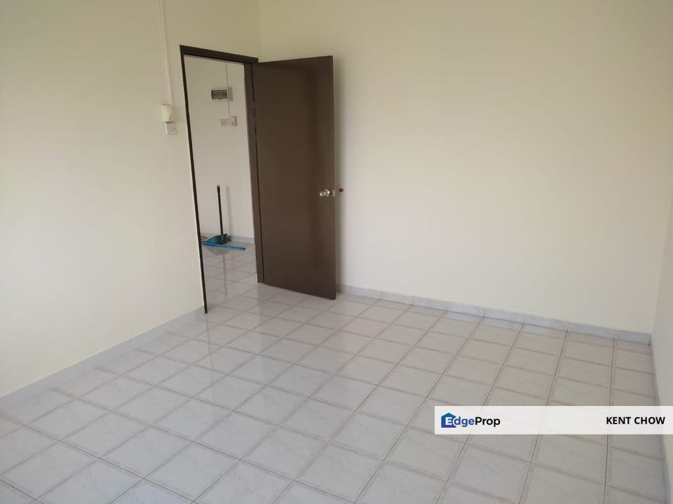 5min to Aeon Kinta City 🏡 Ipoh Garden East Apartment - "For Sale" 🏡, Perak, Ipoh