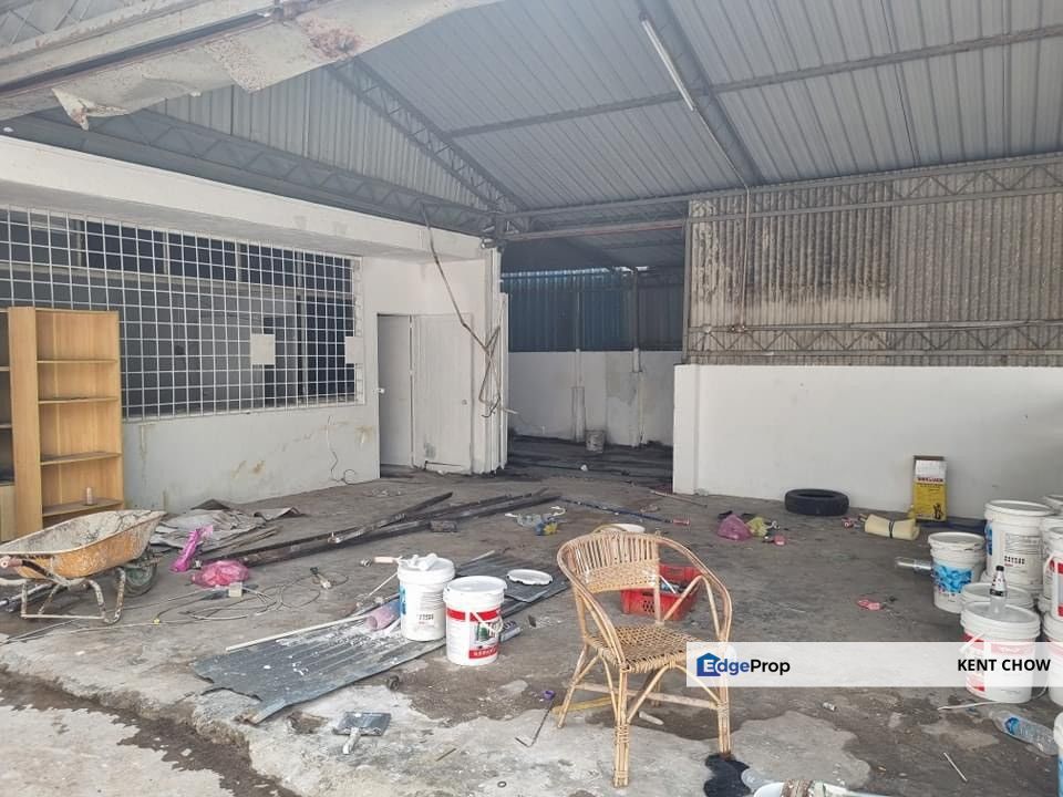 🏭 Menglembu 1.5 Storey Semi-D Factory for Rent - 7,000 sq ft, Perak, Menglembu
