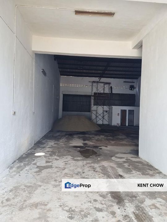 🏭 Menglembu 1.5 Storey Semi-D Factory for Rent - 7,000 sq ft, Perak, Menglembu