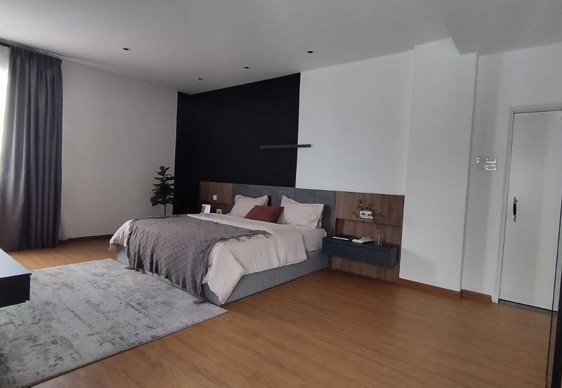 Manhattan Condominium