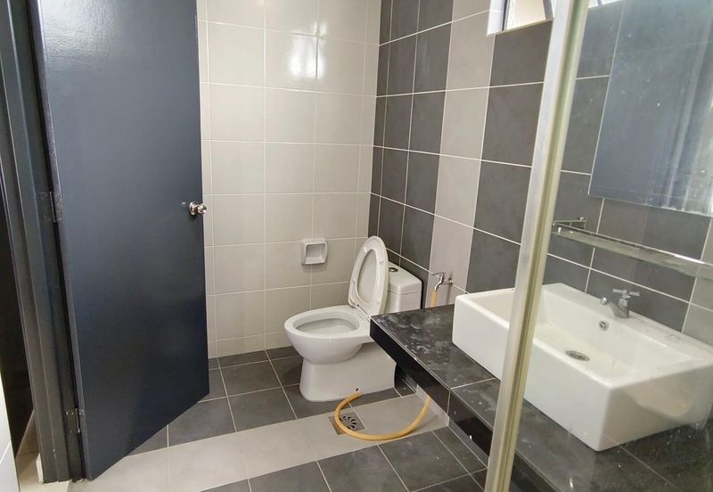 Upper East @ Tiger Lane