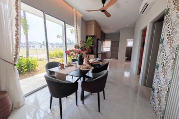 🏡 THE LAKES TERRACES at Batu Gajah @ Silverlake Village Outlet 🌟 Stylish Living in a Prime Location 🌟 #Full_Loan #LPPSA #Limited_Units