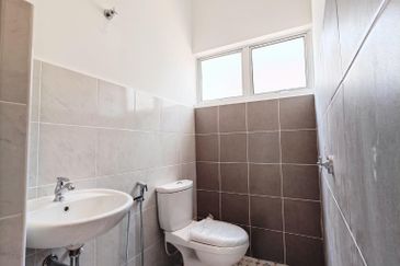 🏡 THE LAKES TERRACES at Batu Gajah @ Silverlake Village Outlet 🌟 Stylish Living in a Prime Location 🌟 #Full_Loan #LPPSA #Limited_Units