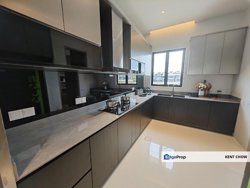 🏠 LUXURY DOUBLE STOREY @ IPOH SOUTH PRECINCT 𝟣 𝐻𝑜𝓂𝑒, 𝟤 𝒢𝑒𝓃𝑒𝓇𝒶𝓉𝒾𝑜𝓃𝓈 – Perfect for the whole family!, Perak, Ipoh