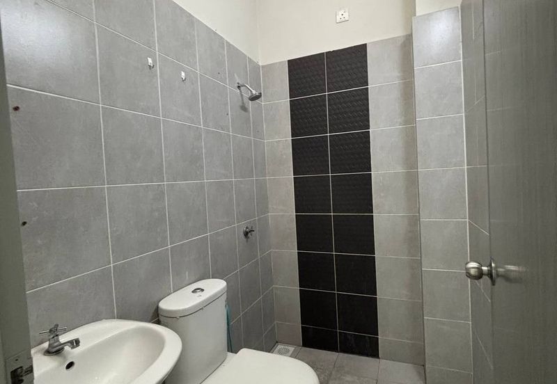 RIVERPARK RESIDENCE, KLEBANG