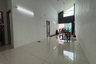 RIVERPARK RESIDENCE, KLEBANG