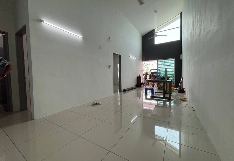 RIVERPARK RESIDENCE, KLEBANG