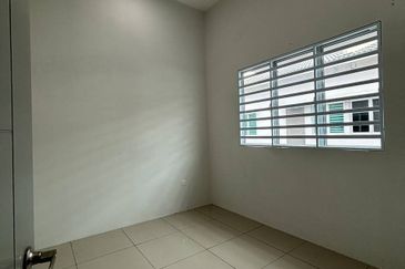 RIVERPARK RESIDENCE, KLEBANG