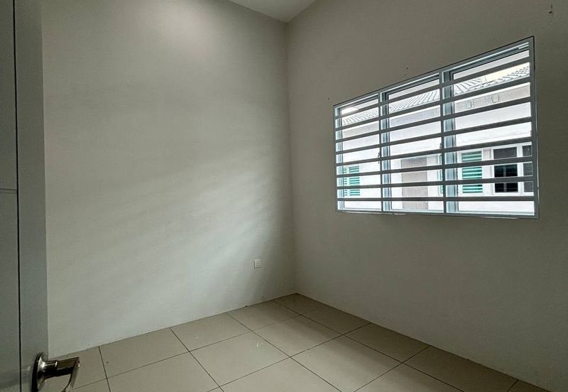 RIVERPARK RESIDENCE, KLEBANG