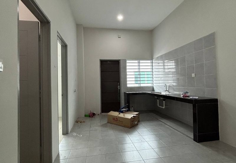 RIVERPARK RESIDENCE, KLEBANG