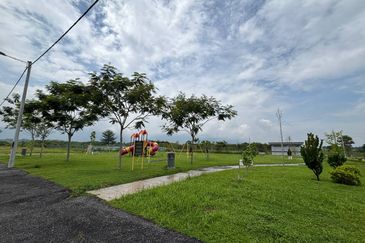 RIVERPARK RESIDENCE, KLEBANG