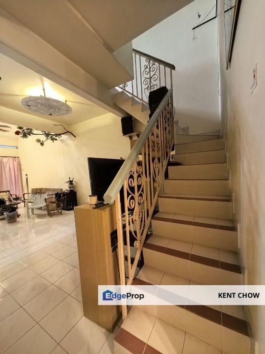 🏡 For Sale: 1.5 Storey House 🏡 📍 Location: Menglembu Impiana Adril, Perak, Menglembu