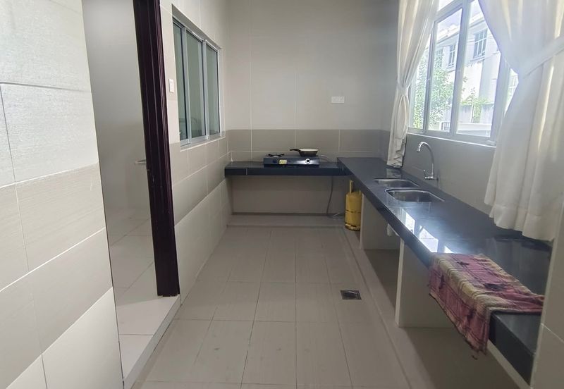 TAMAN MERU DESA PARK