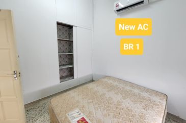 Single Teres Walking Distance to Jonker Street