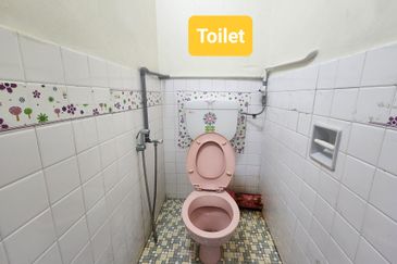 Single Teres Walking Distance to Jonker Street