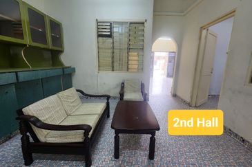 Single Teres Walking Distance to Jonker Street