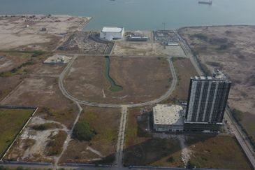 5 Acre Commercial Lots @ Kota Laksamana For Sale 