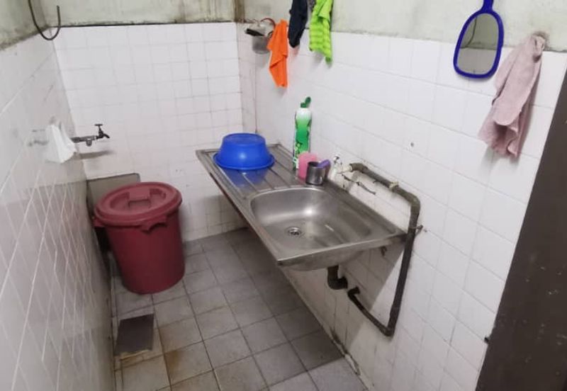 Kampung Lapan Ground Floor Shoplot Freehold (Near Tuesday Pasar)