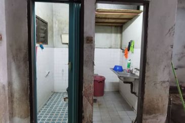 Kampung Lapan Ground Floor Shoplot Freehold (Near Tuesday Pasar)