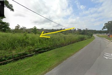Bemban Mydin Mainroad Land (next to New road to Parkland)