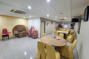 Cheng Mainroad Freehold 3 Storey 