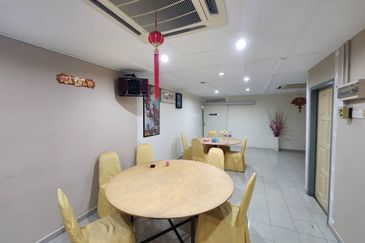 Cheng Mainroad Freehold 3 Storey 