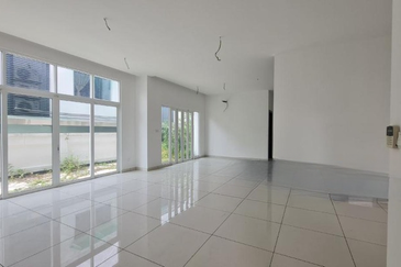 3 storey semi-d for sale in wira heights 3