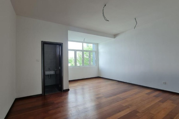 3 storey semi-d for sale in wira heights 3