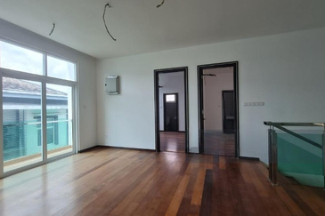 3 storey semi-d for sale in wira heights 3